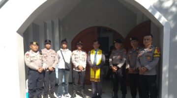 Polres Garut Siaga Penuh,Amankan Gereja Saat Peringatan Kenaikan Isa Almasih